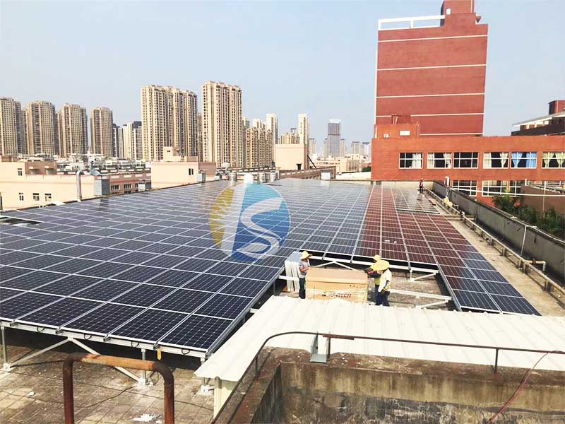 Sistema solar de techo Xiamen China 400KW
